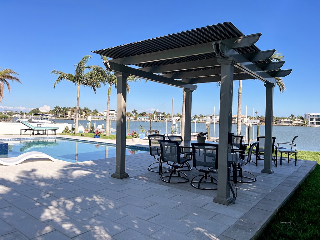 What is the difference between a fixed pergola and an operable pergola?